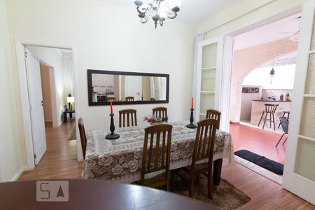 Casa à venda com 270m², 5 quartos e 1 vagaSala de Jantar