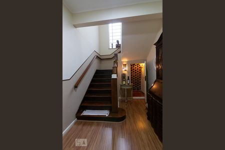 Casa à venda com 270m², 5 quartos e 1 vagaEscada