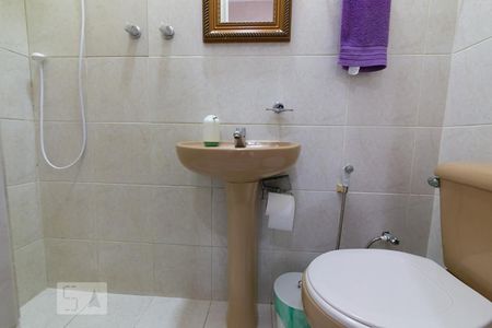 Casa à venda com 270m², 5 quartos e 1 vagaBanheiro de Serviço