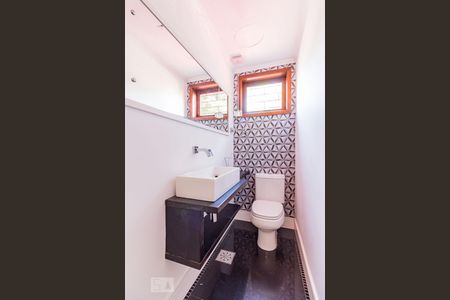 Casa de condomínio à venda com 220m², 3 quartos e 2 vagas Casa de condomínio à venda com 220m², 3 quartos e 2 vagasLavabo