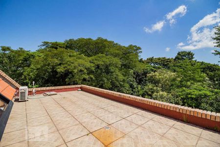 Casa de condomínio à venda com 220m², 3 quartos e 2 vagas Casa de condomínio à venda com 220m², 3 quartos e 2 vagasTerraço