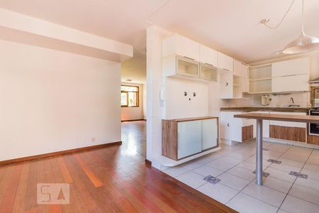 Casa de condomínio à venda com 220m², 3 quartos e 2 vagas Casa de condomínio à venda com 220m², 3 quartos e 2 vagasSala