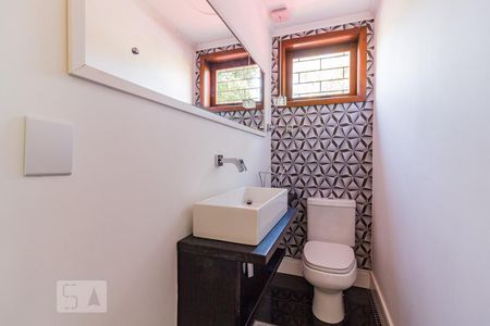 Casa de condomínio à venda com 220m², 3 quartos e 2 vagas Casa de condomínio à venda com 220m², 3 quartos e 2 vagasLavabo