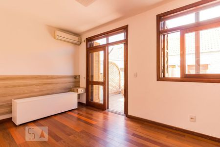 Casa de condomínio à venda com 220m², 3 quartos e 2 vagas Casa de condomínio à venda com 220m², 3 quartos e 2 vagasDormitório3