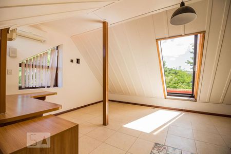 Casa de condomínio à venda com 220m², 3 quartos e 2 vagas Casa de condomínio à venda com 220m², 3 quartos e 2 vagassotão