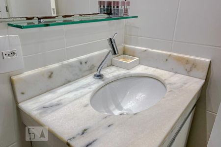 Apartamento para alugar com 73m², 2 quartos e 2 vagasBanheiro da Suite