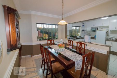 Casa à venda com 250m², 3 quartos e 7 vagasCopa