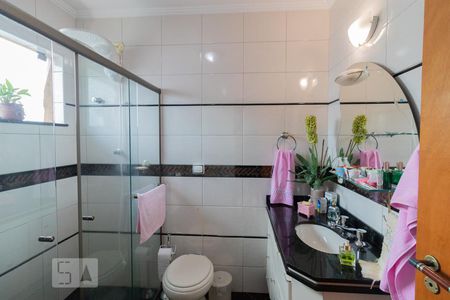 Casa à venda com 250m², 3 quartos e 7 vagasBanheiro da Suíte