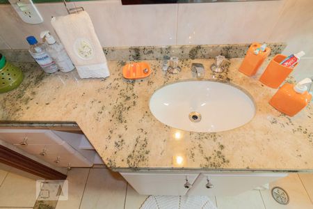 Casa à venda com 250m², 3 quartos e 7 vagasBanheiro Corredor