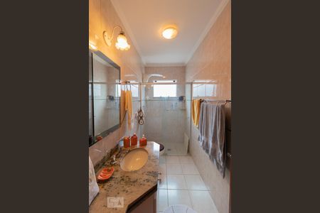 Casa à venda com 250m², 3 quartos e 7 vagasBanheiro Corredor