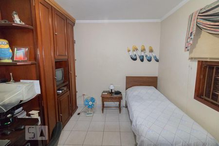 Casa à venda com 250m², 3 quartos e 7 vagasDormitório 2