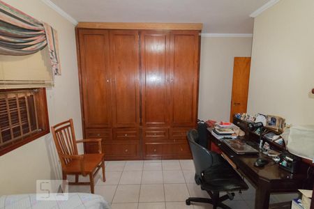 Casa à venda com 250m², 3 quartos e 7 vagasDormitório 2