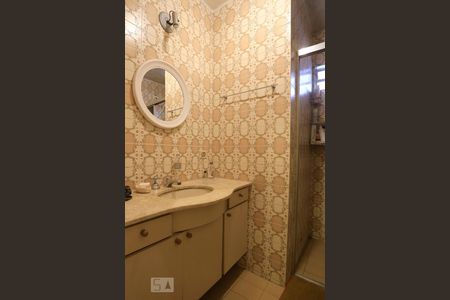 Casa à venda com 125m², 3 quartos e 2 vagasBanheiro