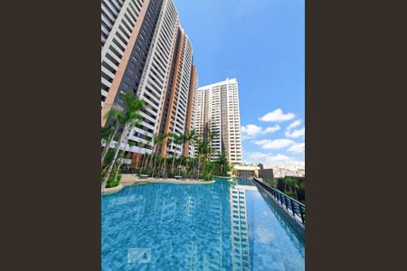 Apartamento à venda com 39m², 1 quarto e sem vagaÁrea comum - Piscina