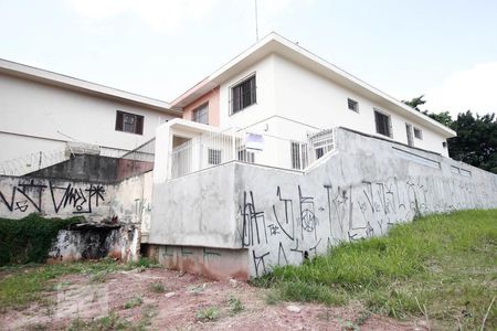 Casa para alugar com 150m², 3 quartos e 4 vagasFachada