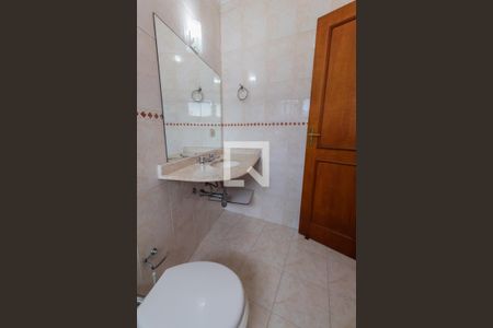 Casa à venda com 240m², 4 quartos e 5 vagasBanheiro do Quarto 4