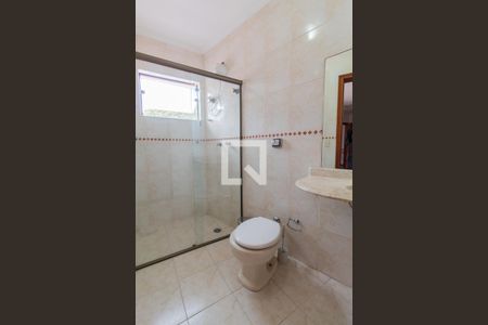 Casa à venda com 240m², 4 quartos e 5 vagasBanheiro do Quarto 4