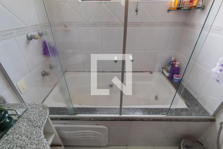 Casa à venda com 240m², 4 quartos e 5 vagasBanheiro do Quarto 1