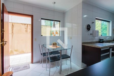 Casa à venda com 240m², 4 quartos e 5 vagasCozinha