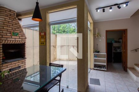 Casa à venda com 240m², 4 quartos e 5 vagasChurrasqueira