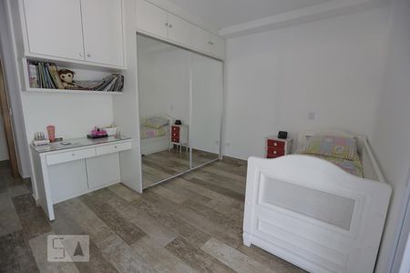 Casa à venda com 450m², 5 quartos e 4 vagasSuíte 3