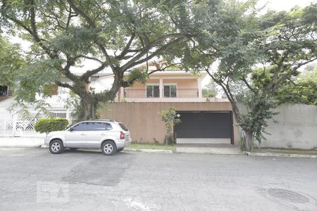 Casa à venda com 450m², 5 quartos e 4 vagasFachada