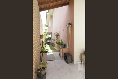 Casa à venda com 450m², 5 quartos e 4 vagasCorredor