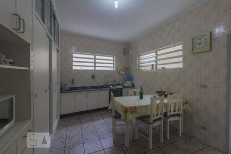 Casa à venda com 114m², 3 quartos e 2 vagas Casa à venda com 114m², 3 quartos e 2 vagasCozinha