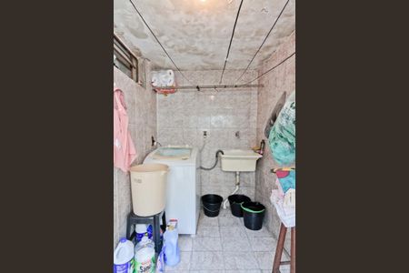 Casa à venda com 350m², 6 quartos e 3 vagas Casa à venda com 350m², 6 quartos e 3 vagasCasa 1 - Área de Serviço