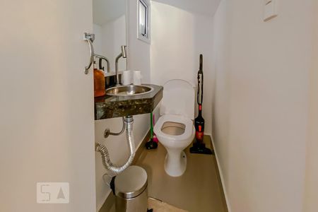 Lavabo de casa de condomínio para alugar com 2 quartos, 60m² em Vila Prudente, São Paulo