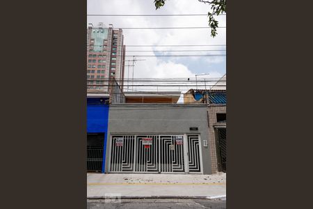 Casa à venda com 180m², 3 quartos e 2 vagasFachada