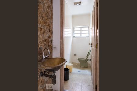 Casa à venda com 180m², 3 quartos e 2 vagasBanheiro de Serviço