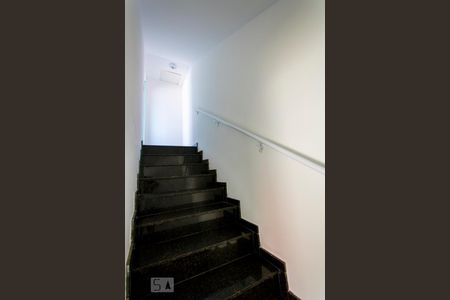 Apartamento à venda com 90m², 2 quartos e 2 vagasEscadas