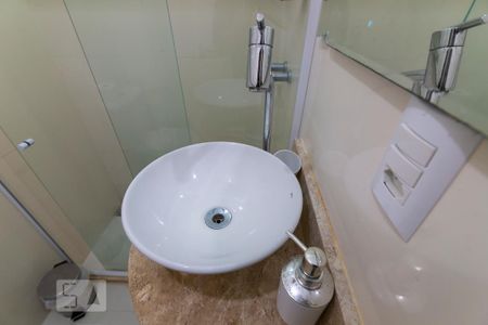 Banheiro da Suíte de apartamento para alugar com 2 quartos, 80m² em Praça da Bandeira, Rio de Janeiro