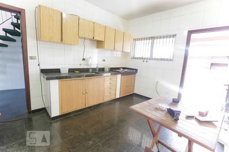 Casa para alugar com 100m², 3 quartos e 1 vagaCozinha