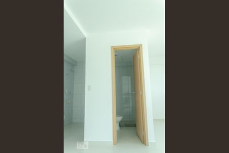 Banheiro de kitnet/studio para alugar com 1 quarto, 32m² em Boa Vista, Recife