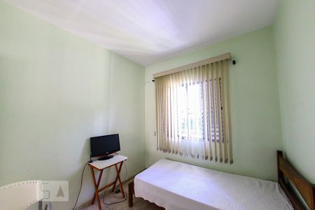 Casa à venda com 680m², 8 quartos e 4 vagas Casa à venda com 680m², 8 quartos e 4 vagasQuarto 5