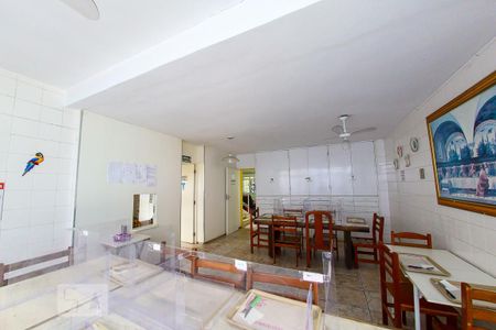Casa à venda com 680m², 8 quartos e 4 vagas Casa à venda com 680m², 8 quartos e 4 vagasCozinha