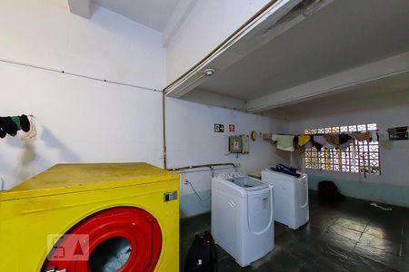 Casa à venda com 680m², 8 quartos e 4 vagas Casa à venda com 680m², 8 quartos e 4 vagasArea de Serviço