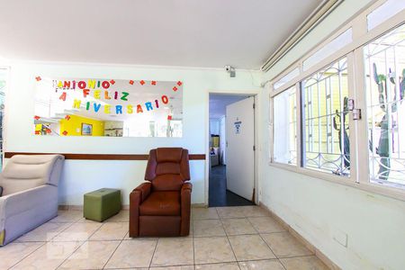 Casa à venda com 680m², 8 quartos e 4 vagas Casa à venda com 680m², 8 quartos e 4 vagasSala