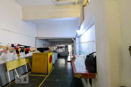 Casa à venda com 680m², 8 quartos e 4 vagas Casa à venda com 680m², 8 quartos e 4 vagasArea de Serviço