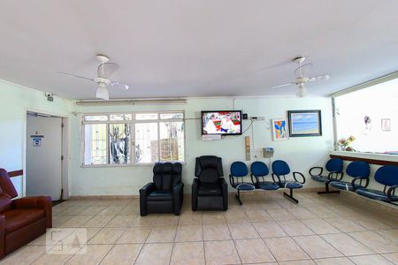 Casa à venda com 680m², 8 quartos e 4 vagas Casa à venda com 680m², 8 quartos e 4 vagasSala