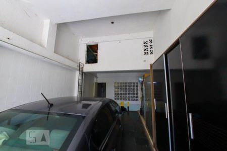 Casa à venda com 680m², 8 quartos e 4 vagas Casa à venda com 680m², 8 quartos e 4 vagasGaragem