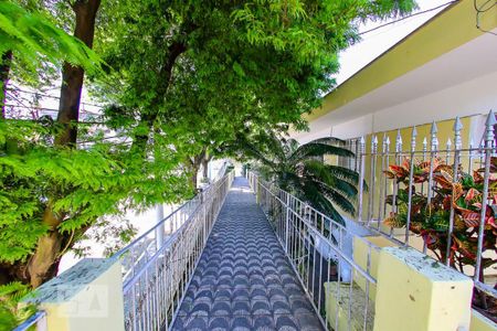 Casa à venda com 680m², 8 quartos e 4 vagas Casa à venda com 680m², 8 quartos e 4 vagasArea Comum