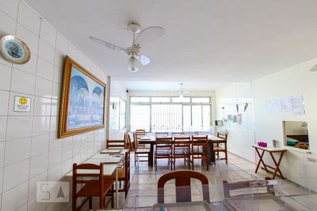 Casa à venda com 680m², 8 quartos e 4 vagas Casa à venda com 680m², 8 quartos e 4 vagasCozinha