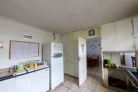 Casa à venda com 680m², 8 quartos e 4 vagas Casa à venda com 680m², 8 quartos e 4 vagasCozinha