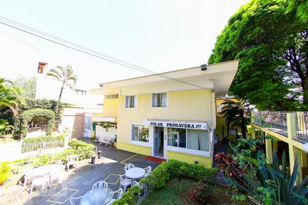 Casa à venda com 680m², 8 quartos e 4 vagas Casa à venda com 680m², 8 quartos e 4 vagasArea Comum