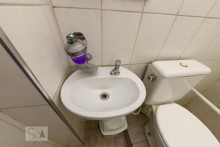 Casa à venda com 680m², 8 quartos e 4 vagas Casa à venda com 680m², 8 quartos e 4 vagasBanheiro