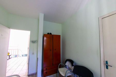 Casa à venda com 680m², 8 quartos e 4 vagas Casa à venda com 680m², 8 quartos e 4 vagasQuarto 4