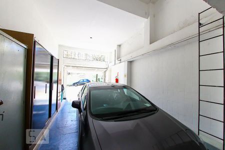 Casa à venda com 680m², 8 quartos e 4 vagas Casa à venda com 680m², 8 quartos e 4 vagasGaragem